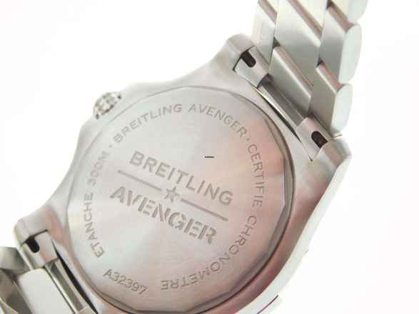 Thumbnail von Breitling Avenger Automatic Gmt 43 im Full Set wie Neu aus 10/2023 LC 100
