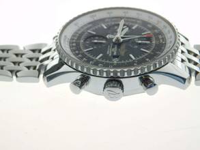Thumbnail von Breitling Navitimer World Tresoruhr im Neu Zustand mit Navitimerband schwarzes Zifferblatt Navitimerband
