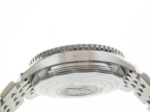 Thumbnail von Breitling Navitimer World Tresoruhr im Neu Zustand mit Navitimerband schwarzes Zifferblatt Navitimerband