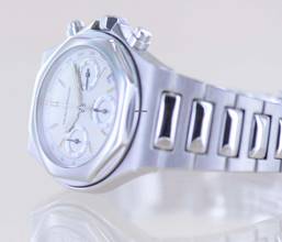Thumbnail von Girard Perregaux Laureato Chronograph Limited Olympico Beyaz Kadran Spor Saat B+P Üst