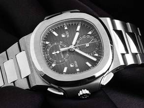Thumbnail von Patek Philippe Nautilus Travel Time Ref.5990/1A-001 2017 Full Set Original unpoliert Nautilus Travel Time