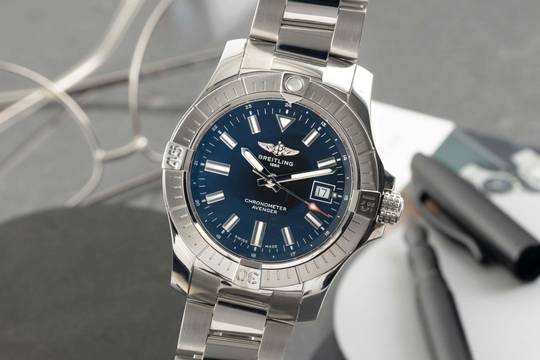 Breitling Avenger Stahl Automatik Herrenuhr Ref A17318101B1A1 Box & Papiere 2024 