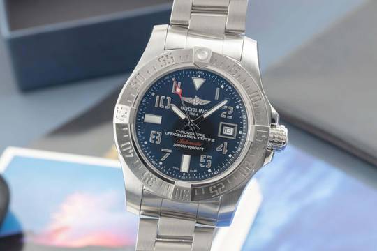  Breitling Avenger II Seawolf Stahl Automatik Herrenuhr Ref. A17331101B2A1 B&P 