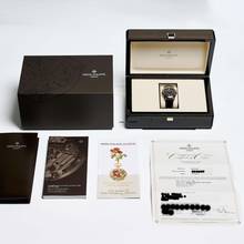 Thumbnail von Patek Philippe Calatrava Siyah 40 Beyaz Altın – 6007G-010 – neredeyse YENİ – 2024 Tam Set