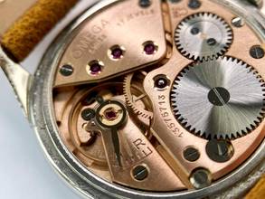 Thumbnail von Omega Classic Vintage Rare Black Honeycomb Dial Unrestored Serviced 35mm 2605 2605