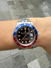 Thumbnail von Rolex GMT-Master Gilt Dial Tam Set Çift Belgeler ve Kutu