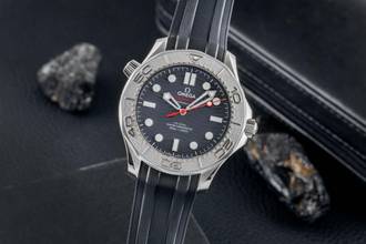 Thumbnail von Omega Seamaster Diver 300 M ''Nekton'' Edelstahl / Titan Ref. 210.32.42.20.01.002 B&P 2026