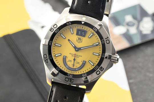 TAG Heuer Aquaracer 300M Grand Date Stahl Quarz Yellow Dial Ref. WAF1012.FT8010