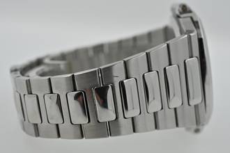 Thumbnail von Patek Philippe Nautilus Siyah Kadran Çelik Çelik 3710/1 Vintage Güç Rezervi Çıkarma Hizmeti 2024