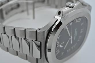 Thumbnail von Patek Philippe Nautilus Siyah Kadran Çelik Çelik 3710/1 Vintage Güç Rezervi Çıkarma Hizmeti 2024