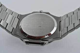 Thumbnail von Patek Philippe Nautilus Siyah Kadran Çelik Çelik 3710/1 Vintage Güç Rezervi Çıkarma Hizmeti 2024