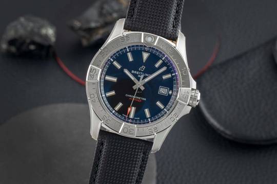  Breitling Avenger 42 Stahl Automatik Herrenuhr Ref. A17328101B1X1 