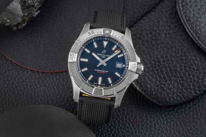 Thumbnail von Breitling Avenger 42 Stahl Automatik Herrenuhr Ref. A17328101B1X1