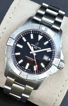 Breitling Avenger Automatic 42mm A17328101B1A1 Black Dial Steel Bracelet Unworn/New Condition - Full Set 4/2026