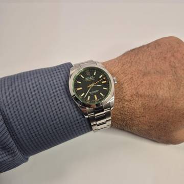 Rolex Milgauss Black Dial Green Sapphire 40mm Automático Completo