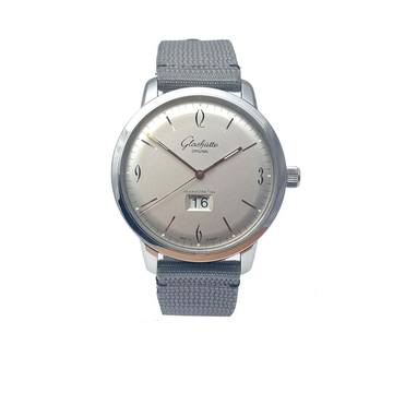  Glashütte Original Sixties Panoramadatum Senator Sixties Panoramadatum silbernes Zifferblatt 