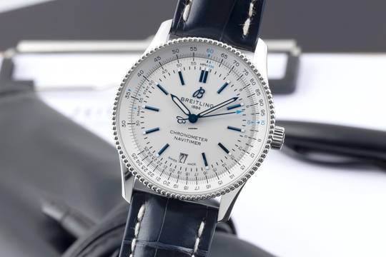  Breitling Navitimer 41 Stahl Automatik Ref. A173263A1G1P1 Box & Papiere Limited 