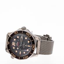 Thumbnail von Omega Seamaster Diver 300 M Bond Titanyum – 210.90.42.20.01.001 – YENİ ve Kullanılmamış – 06/2026 Tam Set