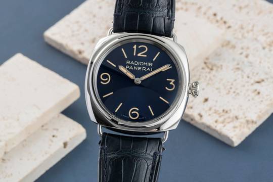 Panerai Radiomir Officine 45 Blue Dial Stahl Handaufzug Herren PAM01383 B&P 2024