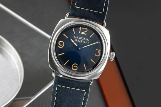 Panerai Radiomir Tri Giorini Stahl Handaufzug Herrenuhr Ref. PAM01335 B&P 2023