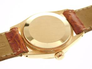 Thumbnail von Rolex Datejust 31 18 Karat Gelbgold Datejust 31 mm Medium mit Krokoband und original Schließe original Box im Top Zustand von 1977
