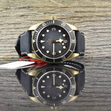 Tudor Black Bay Bronze 79250BA NOS / UNGETRAGEN Bronze Automatic Box & Papiere