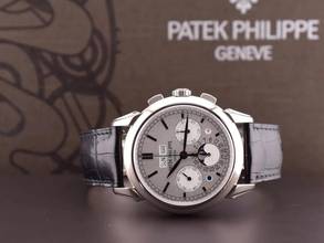  Patek Philippe Perpetual Calendar Chronograph Grand Complications 5270g-001 Perpetual Calendar Chronograph Grand White Gold Like New Full Set 