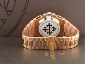Thumbnail von Patek Philippe Nautilus 5980/1r - Wie neu, vollständiges Set, Service Patek