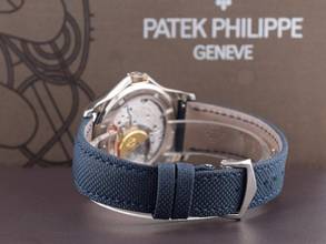 Thumbnail von Patek Philippe World Time Komplikationen World Time 5130g Weißgold Silberzifferblatt - Wie neu Vollständiges Set