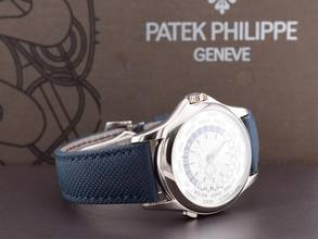 Thumbnail von Patek Philippe World Time Komplikationen World Time 5130g Weißgold Silberzifferblatt - Wie neu Vollständiges Set