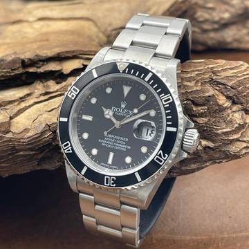 Rolex Submariner Date Submariner Date - FULLSET 2006 - Ref. 16610 WatchRegister Extract - FULLSET - No Hole Case