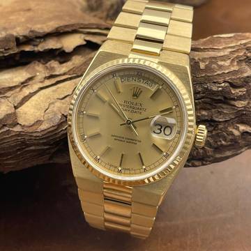 Rolex Day-Date Oysterquartz Day-Date Oysterquarz 18Kt Gelbgold - Ref. 19018 total weight ca. 140,0g