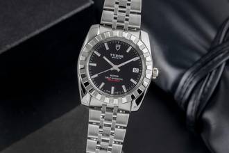 Thumbnail von Tudor Classic Date Black Dial Edelstahl Automatik Herrenuhr Ref. 21010 J-Serie