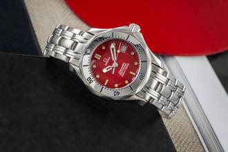 Thumbnail von Omega Seamaster Professional 300M Red Dial Stahl Quarz Ref. 2582.61.00