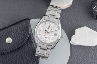 Thumbnail von Grand Seiko Heritage Collection Spring Drive Shunbun Titan Automatik SBGA443 B&P