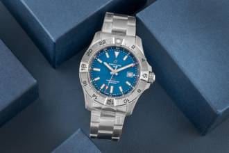 Thumbnail von Breitling Avenger Automatic 42 GMT Herrenuhr Ref. A32320101C1A1 B&P NP 5850 