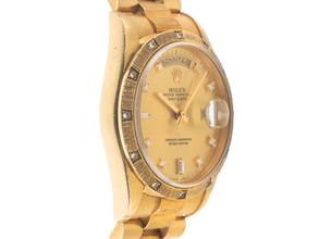 Thumbnail von Rolex Day-Date 36 18kt Gelbgold Diamanten Rindengravur Ref.18308 Bj.1990 Full Set sehr gut Vintage Day Date 18kt Gelbgold Diamanten Rindengravur 141g