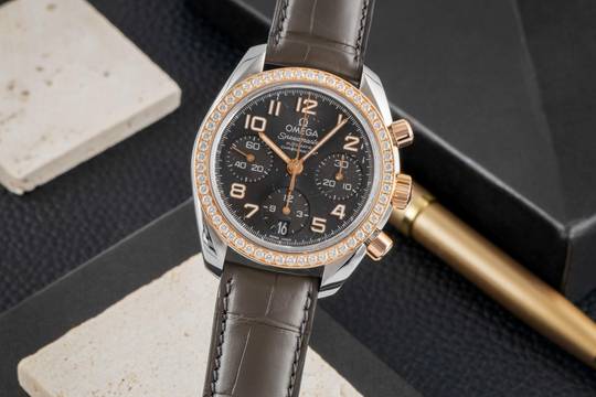  Omega Speedmaster Ladies Chronograph Stahl / Gold Automatik Ref. 324.28.38.40.06.001 