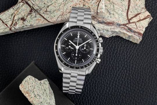 Omega Speedmaster Professional Moonwatch Chronograph Ref. 310.30.42.50.01.001 B&P 2022