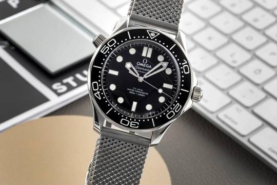  Omega Seamaster Diver 300 M Stahl Automatik Ref. 210.30.42.20.01.010 B&P 2025 
