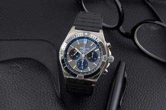 Thumbnail von Breitling Chronomat 42 B01 42 Titan Automatik Ref. EB0134101M1S1 B&P