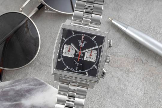 TAG Heuer Monaco Chronograph Stahl Automatik Herren Ref. CBL2113.BA0644 B&P 2021