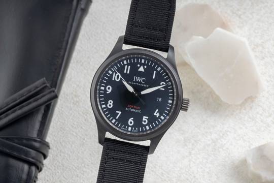 IWC Fliegeruhr Pilot Top Gun Keramik / Titan Automatik Herrenuhr Ref. IW326901 Papiere 2020