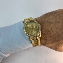 Thumbnail von Rolex Day-Date 36mm Yellow Gold Custom Diamond Bezel Presidente Automático Completo
