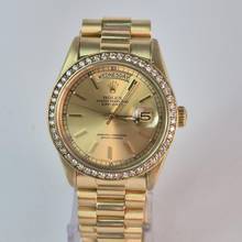 Thumbnail von Rolex Day-Date 36 36mm Yellow Gold Custom Diamond Bezel Presidente Automático Completo