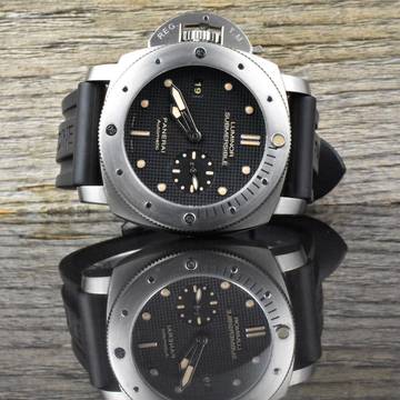 Panerai Luminor Submersible 1950 3 Days Automatic Left-Hand MINT - Clous-de-Paris Dial - Titanium - PAM00569 - Full Set