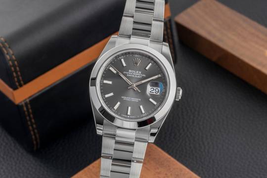 Rolex Datejust 41 Grey Dial Edelstahl Automatik Herrenuhr Ref. 126300 B&P 2026