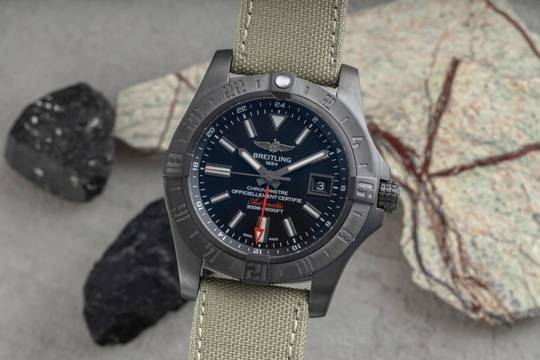 Breitling Avenger II GMT Black Steel Automatik Ref. M3239010/BF04 B&P 2021