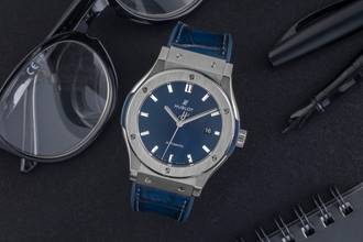 Thumbnail von Hublot Classic Fusion 42 Blue Titan Automatik Herrenuhr Ref. 542.NX.7170.LR