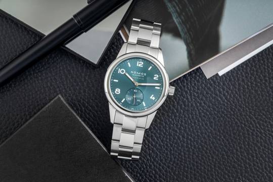  NOMOS Club Neomatik Glashütte Club Sport Neomatik Petrol Automatik Herrenuhr 746 
